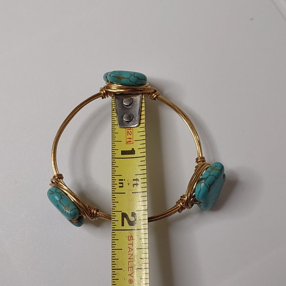Very Small Gold Tone Wire And Blue Elephant Bracelet - Picture 8 of 10